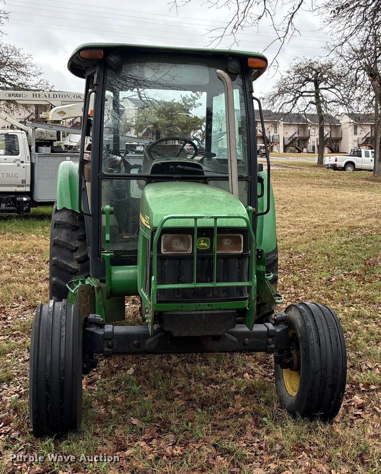 image for item EA7788 2004 John Deere 5520 tractor