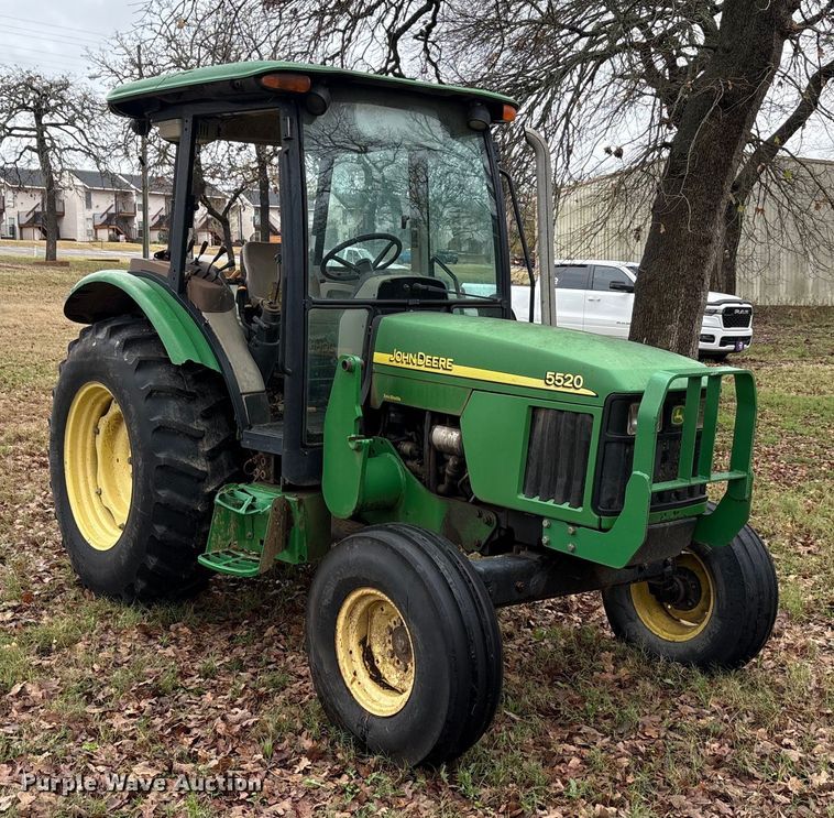 image for item EA7788 2004 John Deere 5520 tractor