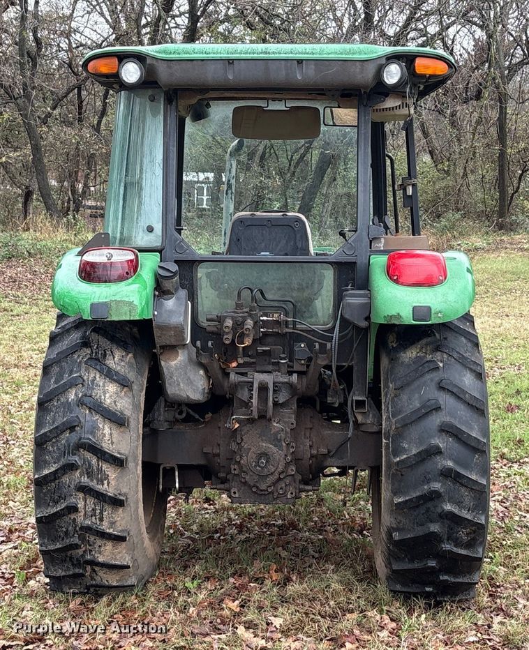 image for item EA7788 2004 John Deere 5520 tractor