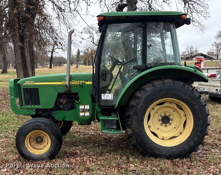 image for item EA7788 2004 John Deere 5520 tractor
