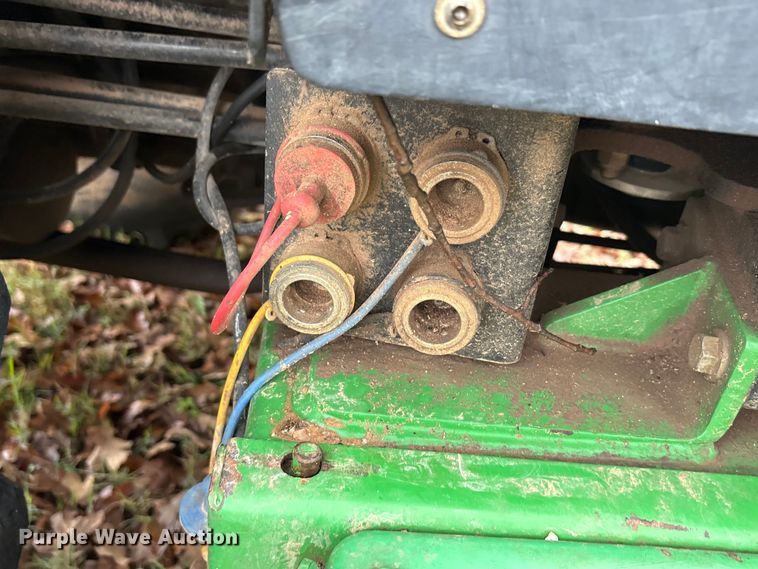 image for item EA7788 2004 John Deere 5520 tractor