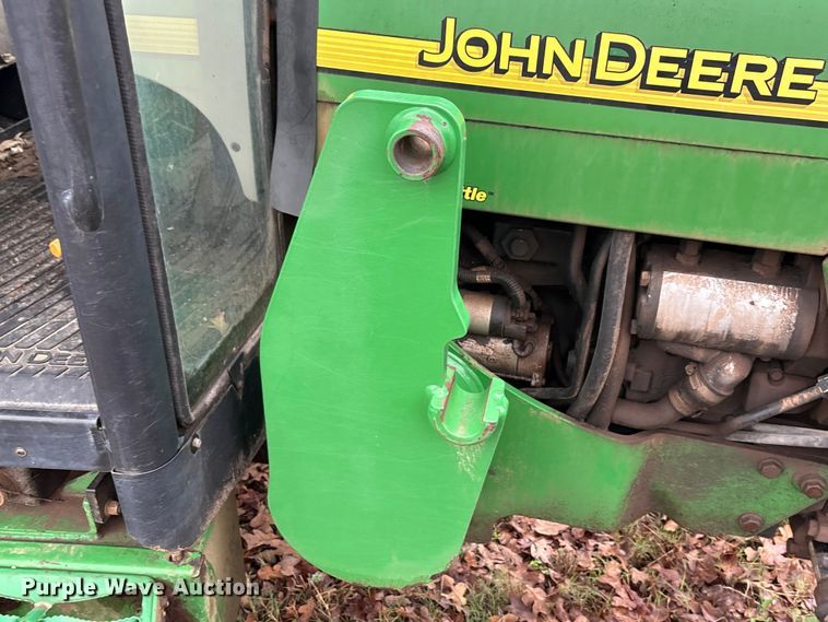 image for item EA7788 2004 John Deere 5520 tractor