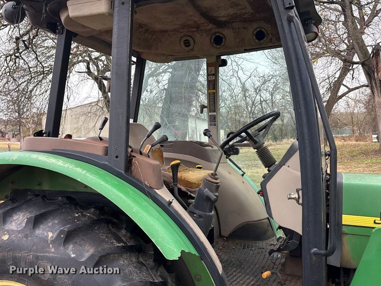 image for item EA7788 2004 John Deere 5520 tractor