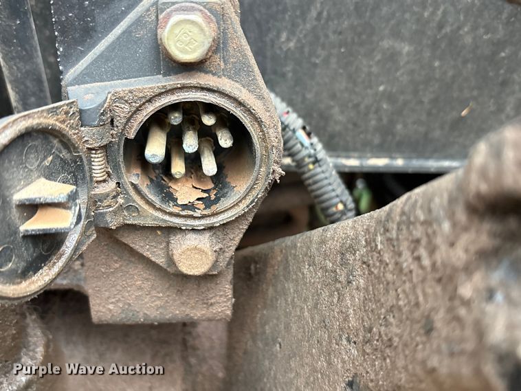 image for item EA7788 2004 John Deere 5520 tractor