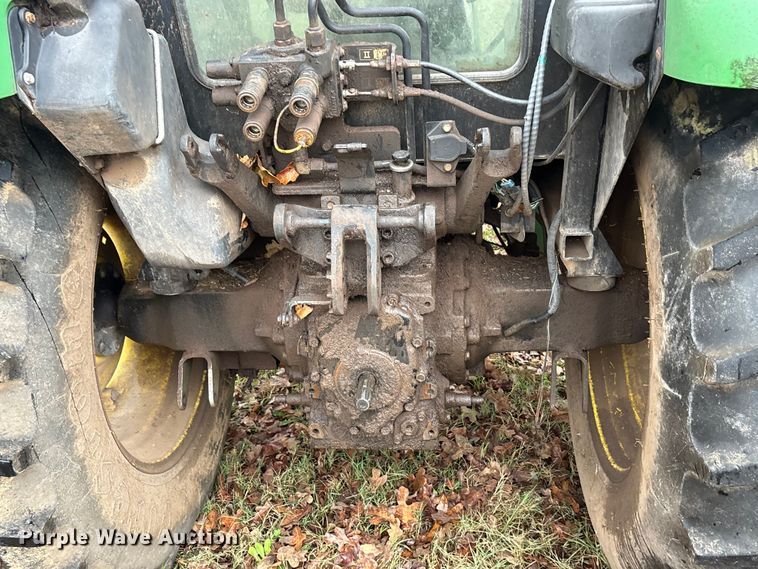 image for item EA7788 2004 John Deere 5520 tractor