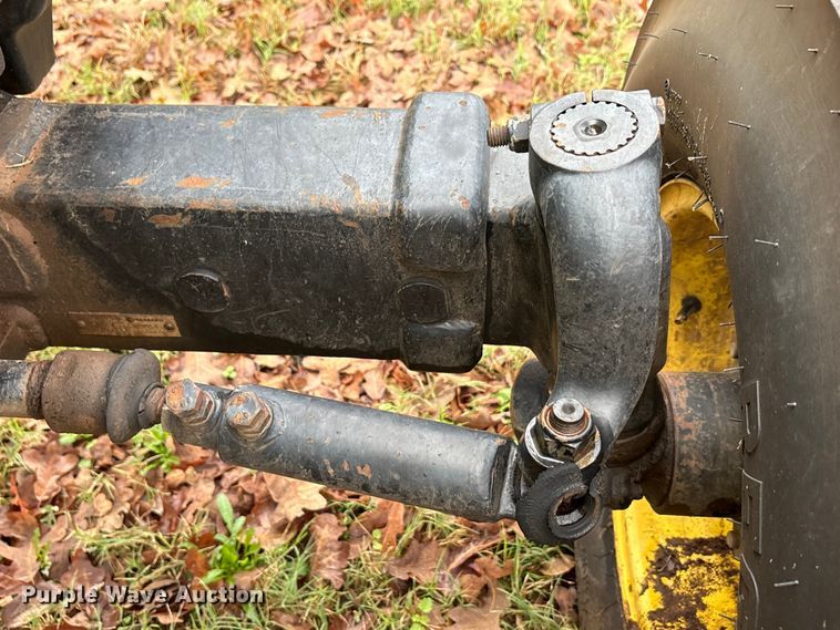 image for item EA7788 2004 John Deere 5520 tractor