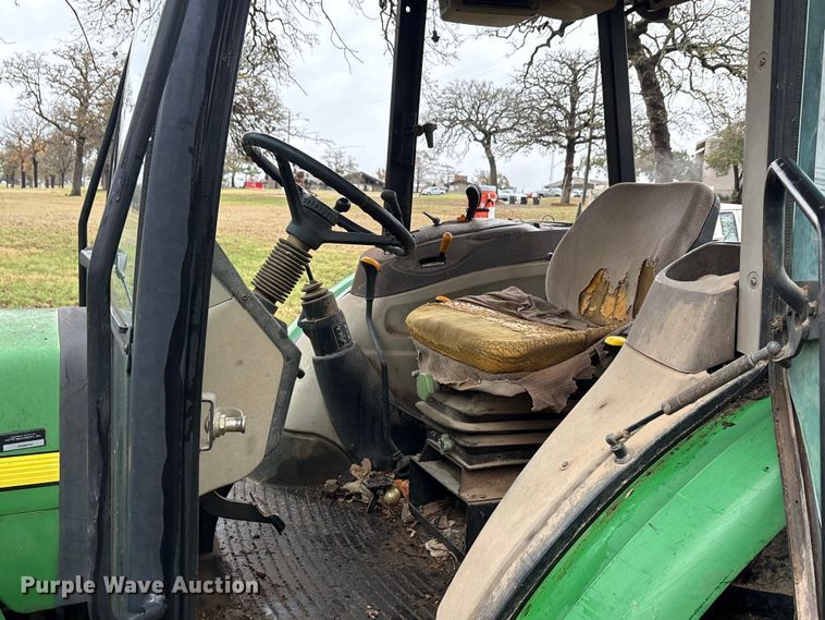 image for item EA7788 2004 John Deere 5520 tractor