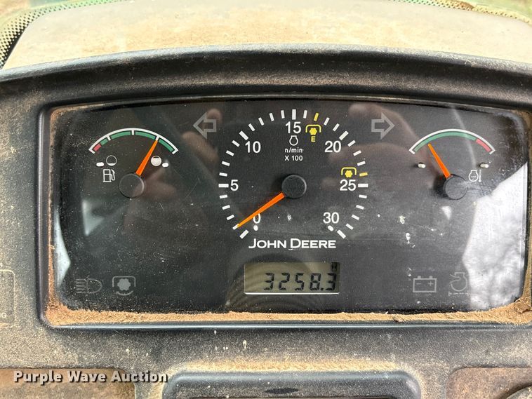 image for item EA7788 2004 John Deere 5520 tractor