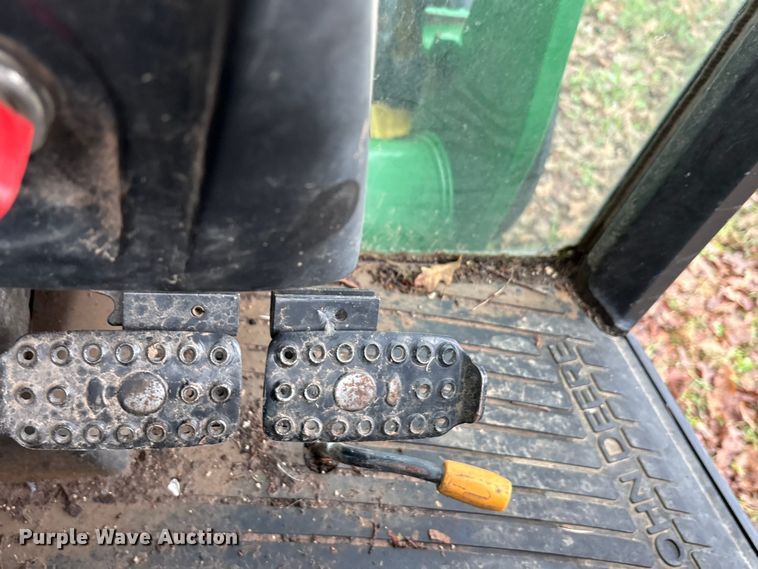 image for item EA7788 2004 John Deere 5520 tractor