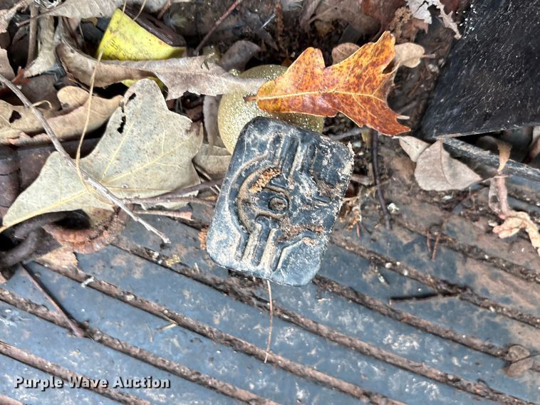 image for item EA7788 2004 John Deere 5520 tractor