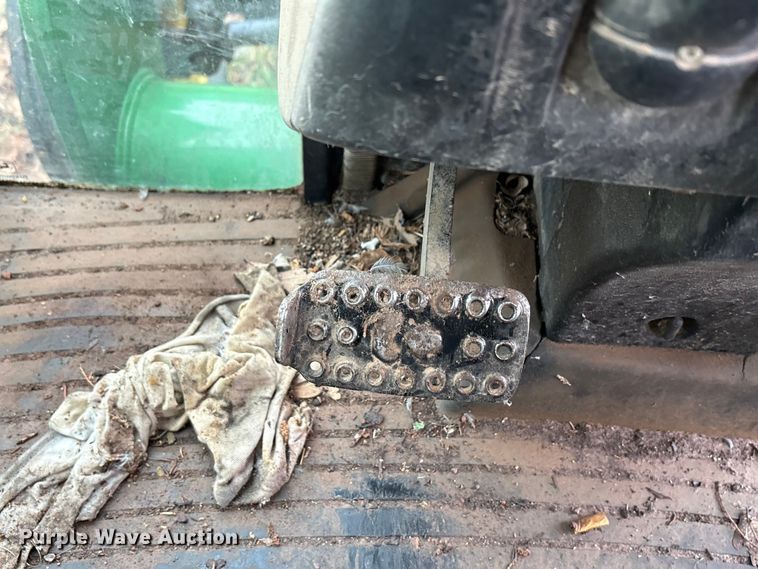 image for item EA7788 2004 John Deere 5520 tractor