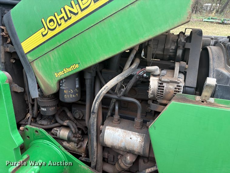 image for item EA7788 2004 John Deere 5520 tractor