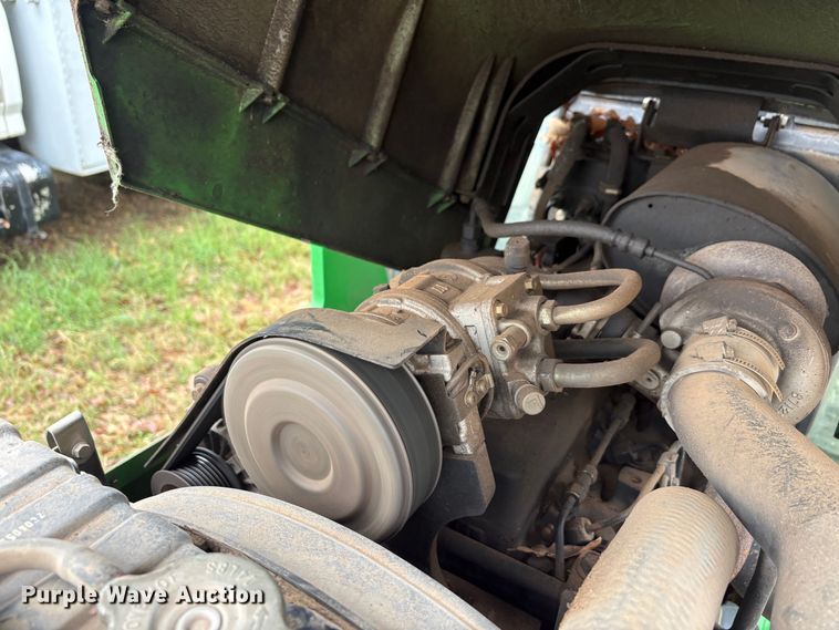 image for item EA7788 2004 John Deere 5520 tractor