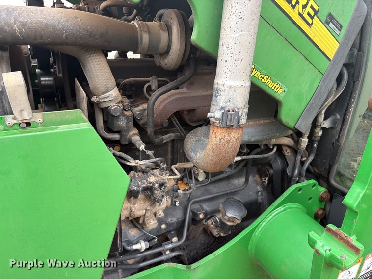 image for item EA7788 2004 John Deere 5520 tractor