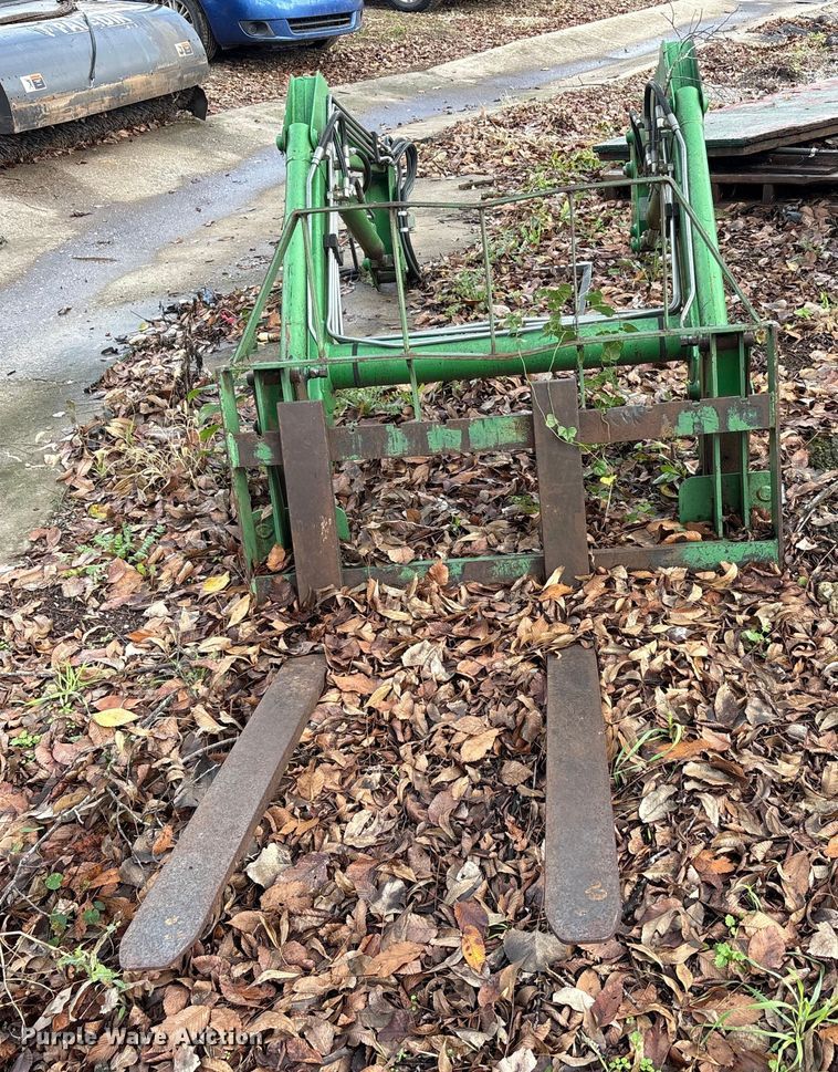 image for item EA7788 2004 John Deere 5520 tractor