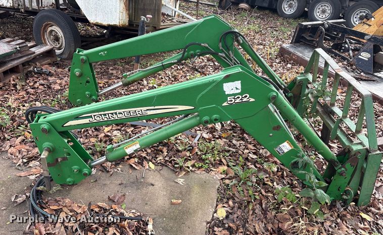 image for item EA7788 2004 John Deere 5520 tractor