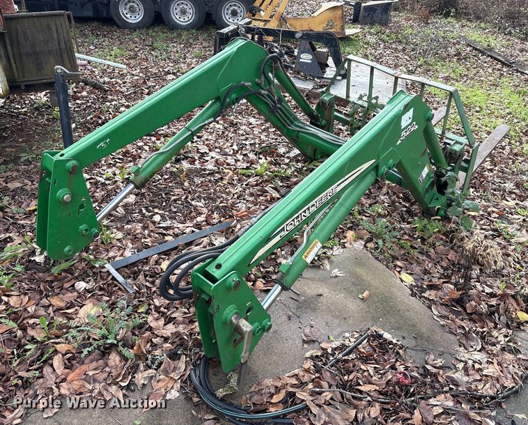 image for item EA7788 2004 John Deere 5520 tractor