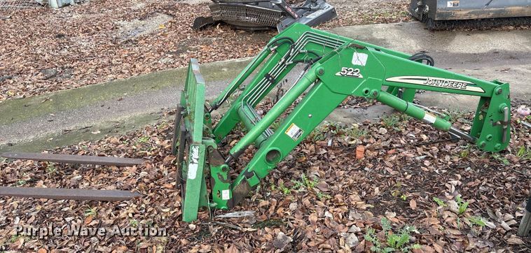 image for item EA7788 2004 John Deere 5520 tractor