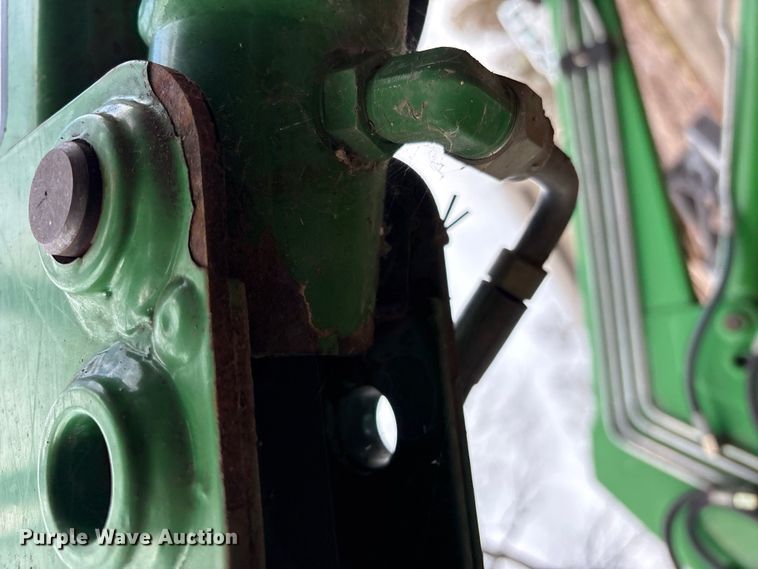 image for item EA7788 2004 John Deere 5520 tractor