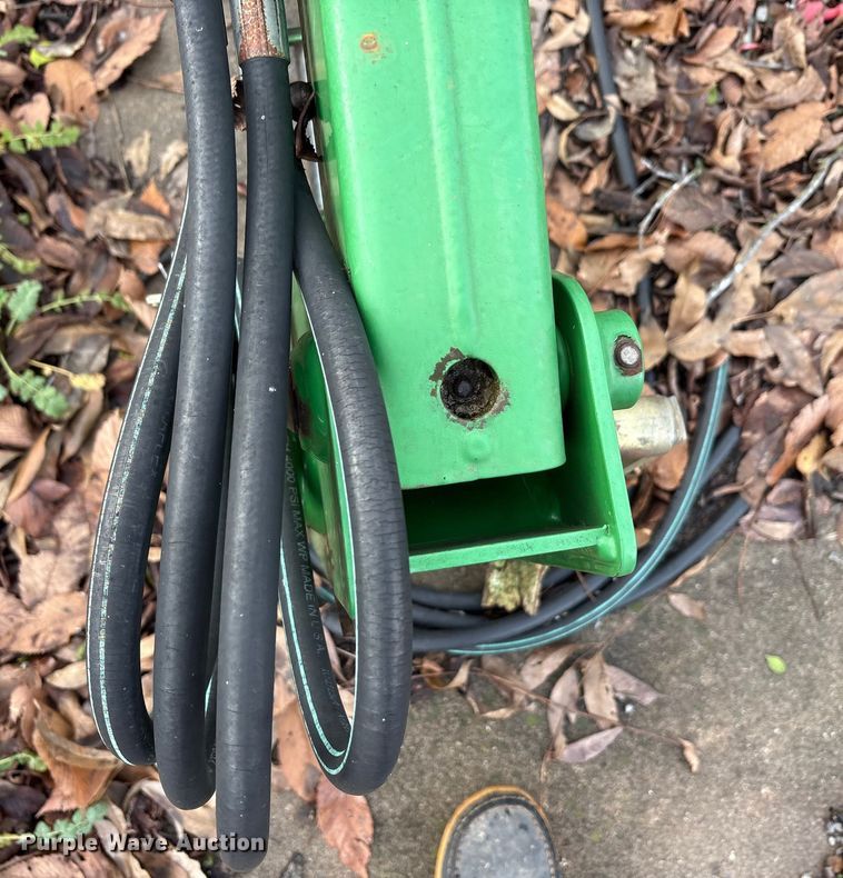 image for item EA7788 2004 John Deere 5520 tractor