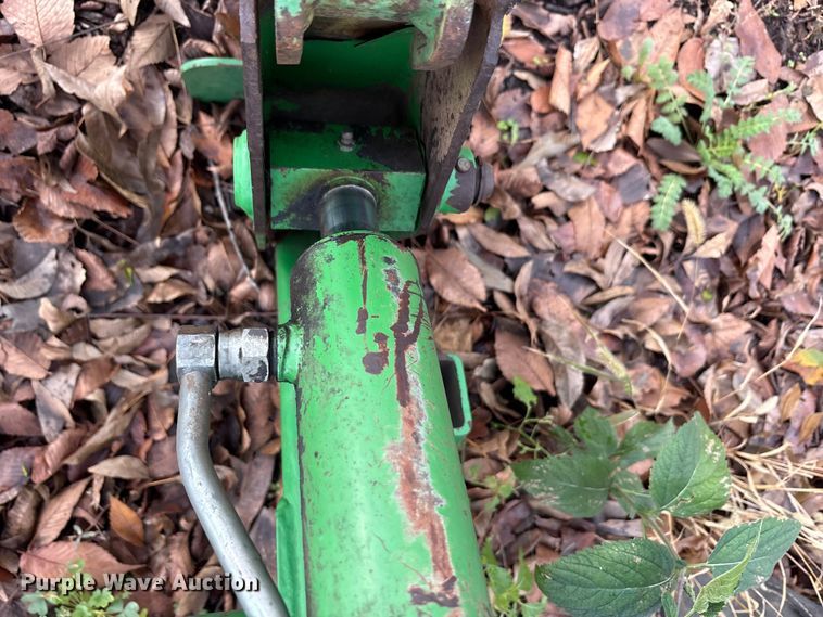 image for item EA7788 2004 John Deere 5520 tractor