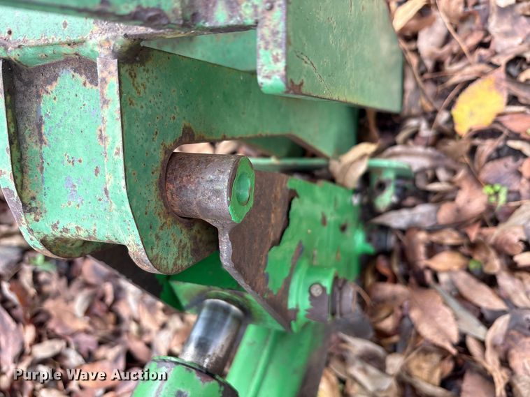 image for item EA7788 2004 John Deere 5520 tractor