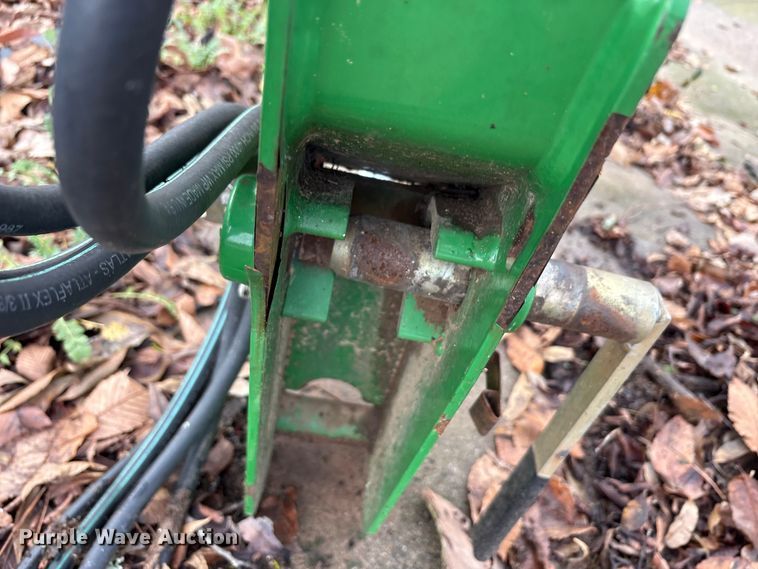 image for item EA7788 2004 John Deere 5520 tractor