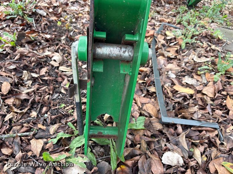 image for item EA7788 2004 John Deere 5520 tractor