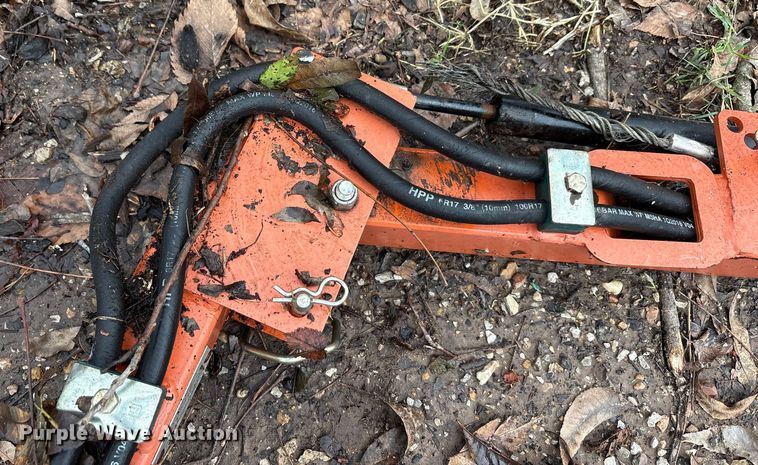 image for item EA7788 2004 John Deere 5520 tractor