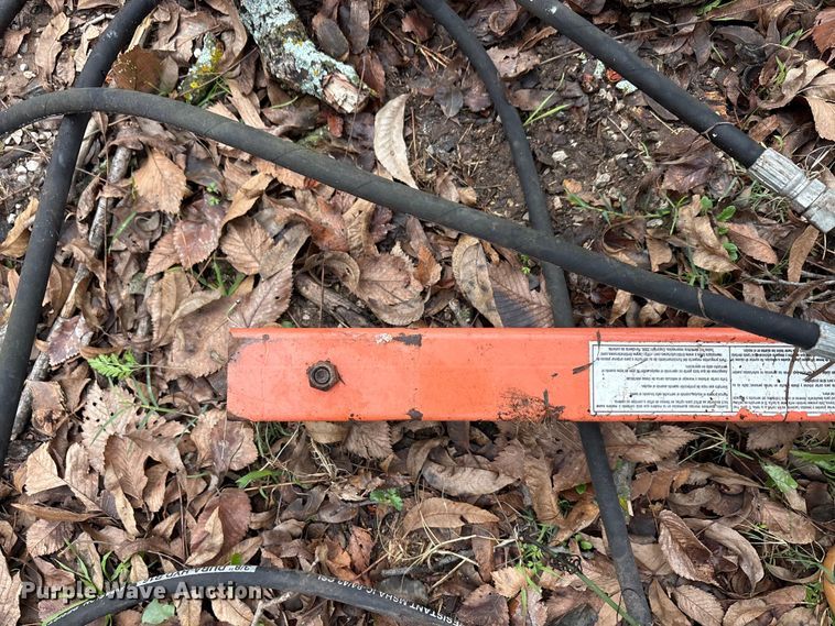 image for item EA7788 2004 John Deere 5520 tractor