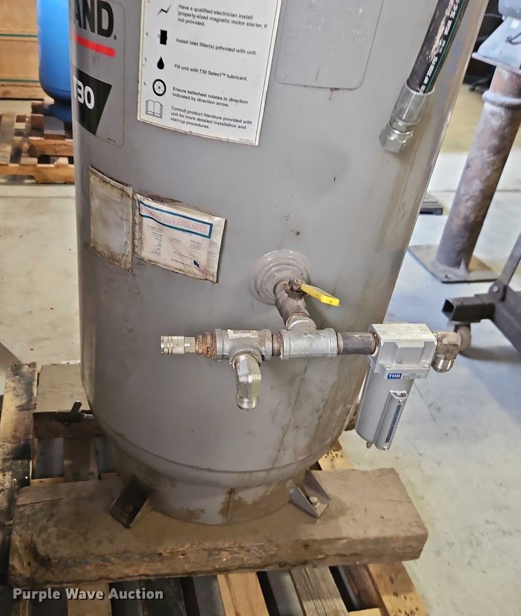 image for item EB8462 (3) air compressors