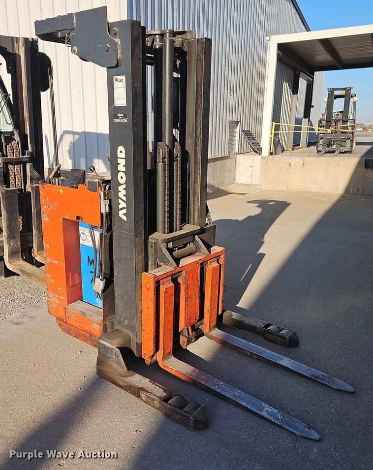 image for item EB8463 Raymond 20R40TT forklift