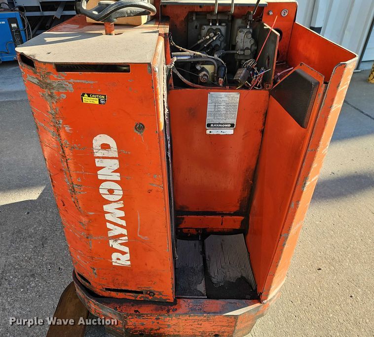 image for item EB8463 Raymond 20R40TT forklift