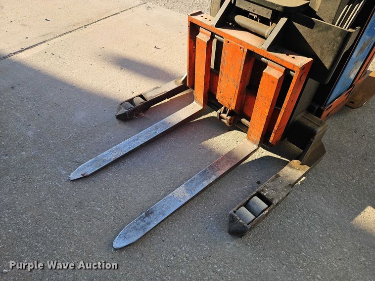 image for item EB8463 Raymond 20R40TT forklift