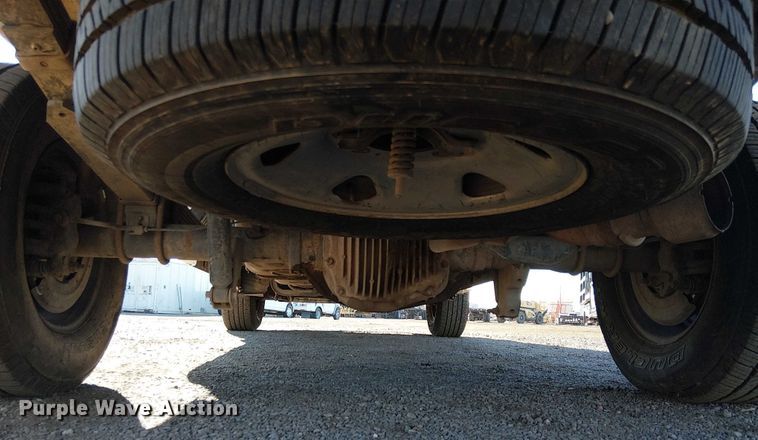 image for item EC1294 2008 Ford F250 Super Duty flatbed pickup truck