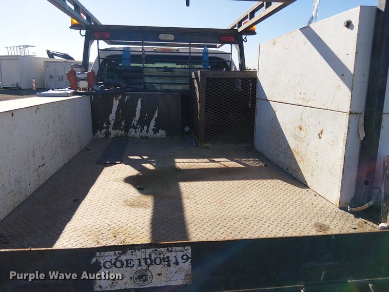 image for item EC1294 2008 Ford F250 Super Duty flatbed pickup truck