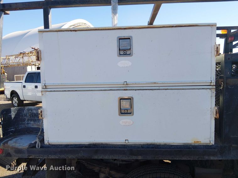 image for item EC1294 2008 Ford F250 Super Duty flatbed pickup truck