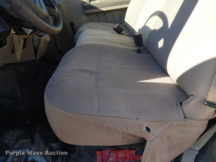 image for item EC1294 2008 Ford F250 Super Duty flatbed pickup truck