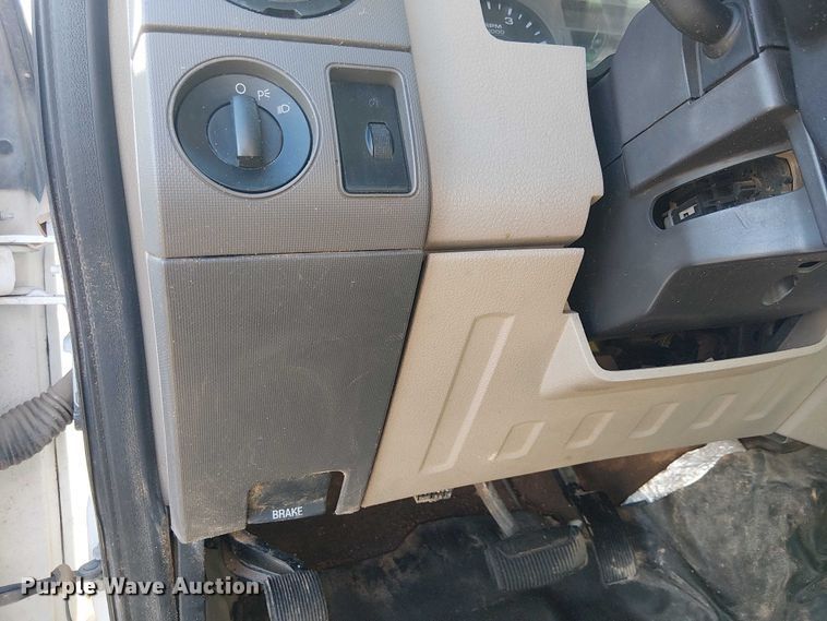 image for item EC1294 2008 Ford F250 Super Duty flatbed pickup truck