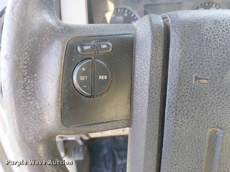 image for item EC1294 2008 Ford F250 Super Duty flatbed pickup truck