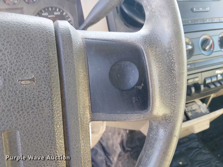 image for item EC1294 2008 Ford F250 Super Duty flatbed pickup truck