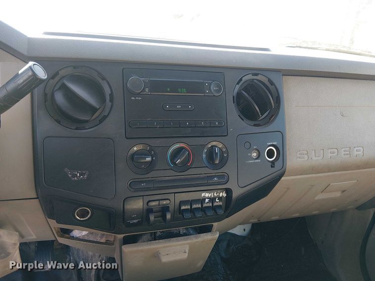 image for item EC1294 2008 Ford F250 Super Duty flatbed pickup truck