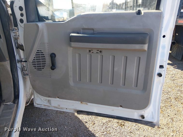 image for item EC1294 2008 Ford F250 Super Duty flatbed pickup truck