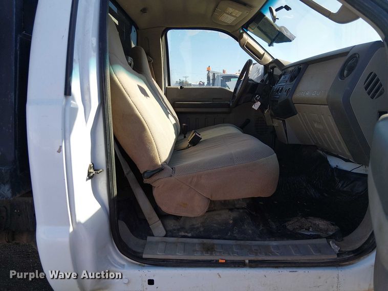 image for item EC1294 2008 Ford F250 Super Duty flatbed pickup truck