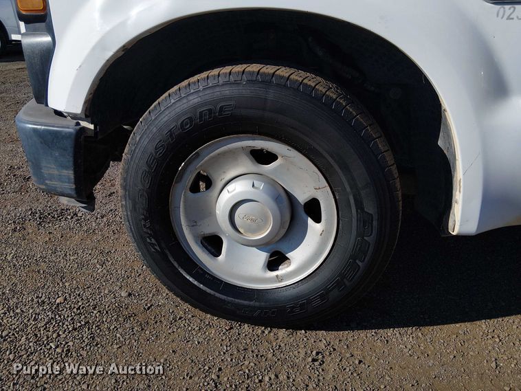 image for item EC1294 2008 Ford F250 Super Duty flatbed pickup truck