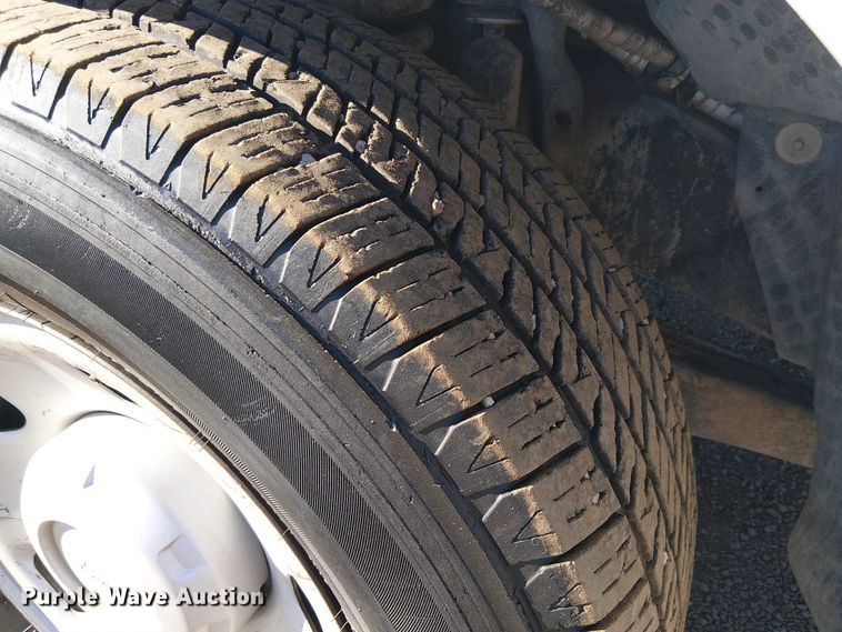 image for item EC1294 2008 Ford F250 Super Duty flatbed pickup truck