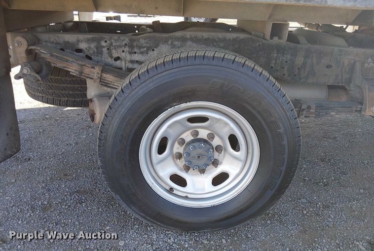 image for item EC1294 2008 Ford F250 Super Duty flatbed pickup truck