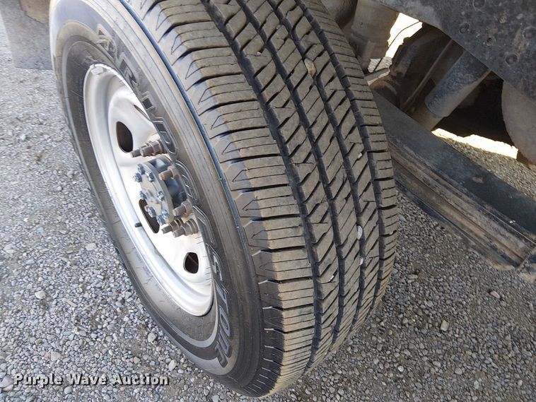 image for item EC1294 2008 Ford F250 Super Duty flatbed pickup truck