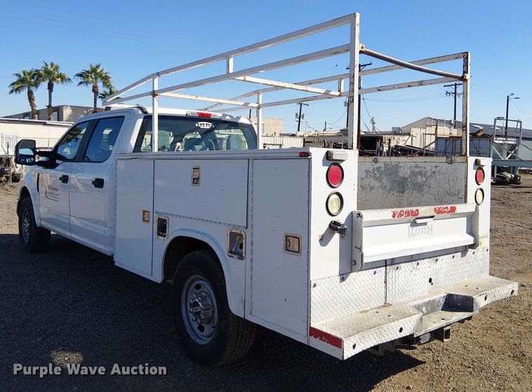 image for item EC1303 2017 Ford F250 Super Duty Crew Cab utility bed pickup truck