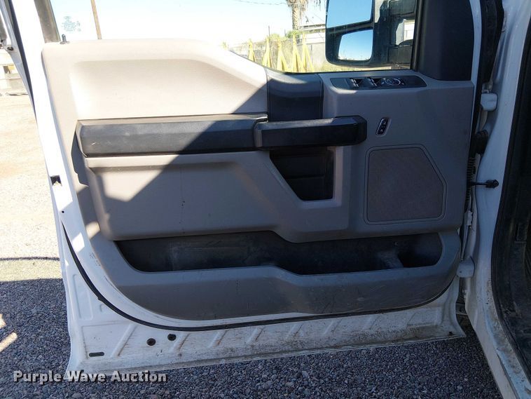 image for item EC1303 2017 Ford F250 Super Duty Crew Cab utility bed pickup truck